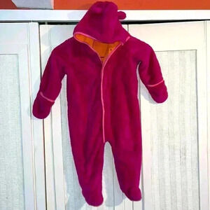 Magnetic baby girl snow suit warm winter onsie sz 9/12 months